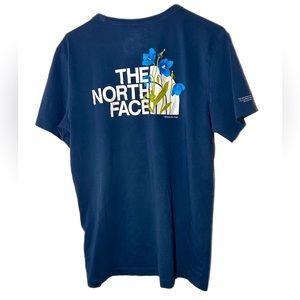 THE NORTH FACE Men’s M blue graphic t shirt